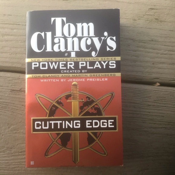 Tom Clancy - author / 4 Paperback books - Picture 6 of 10